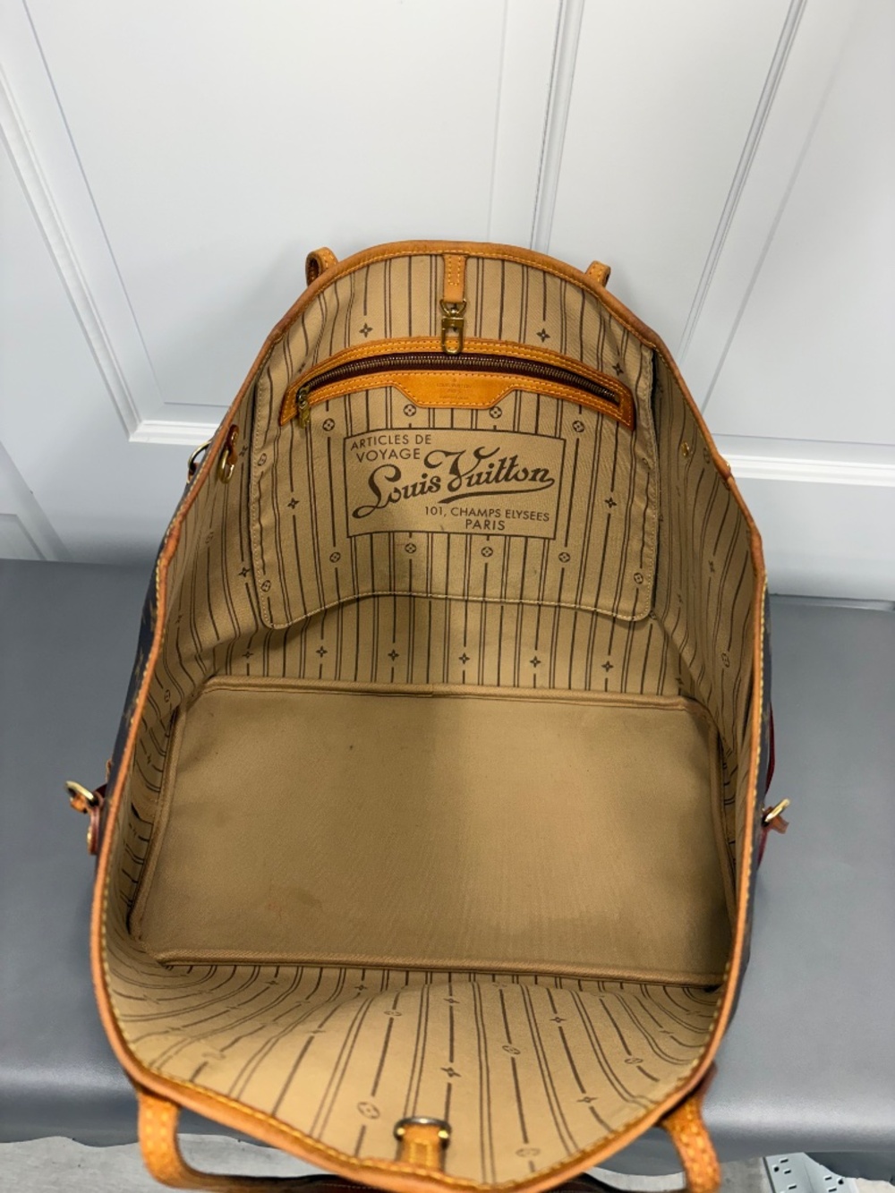 Louis Vuitton Neverfull GM Monogram Canvas - Picture 5 of 13